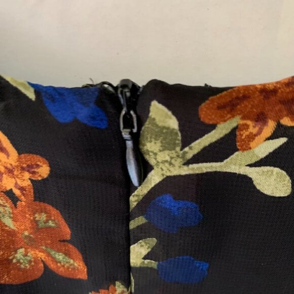 Gianni Bini Black Floral Print Loose Flowing Dress. Keyhole neckline. Large NWT - Picture 7 of 11